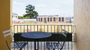Familieværelse til 4 personer - balkon | Terrasse/gårdhave