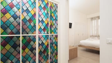 خزنة داخل الغرفة وستائر تعتيم وواي فاي مجانًا