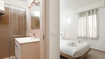 Dobbeltrom – superior | Safe på rommet, blendingsgardiner og wi-fi (inkludert)