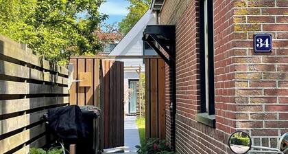 Vakantiehuis Evi Residence centrum Bergen, eigen parkeerplaats rustig gelegen