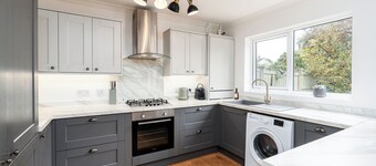 Formby Coastal Retreat – 3-Bed Home Near Beach, Golf & Red Squirrel Reserve