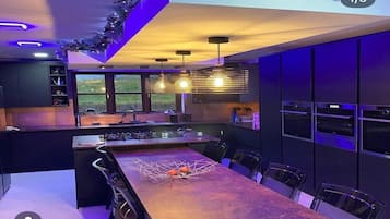 Microwave, oven, dishwasher