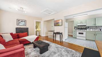 Tv, dvd-afspiller, kontorer