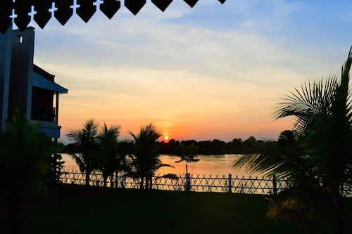 JALCHHABI HOTEL AND RESORT