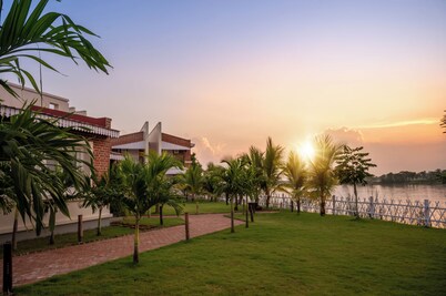 JALCHHABI HOTEL AND RESORT
