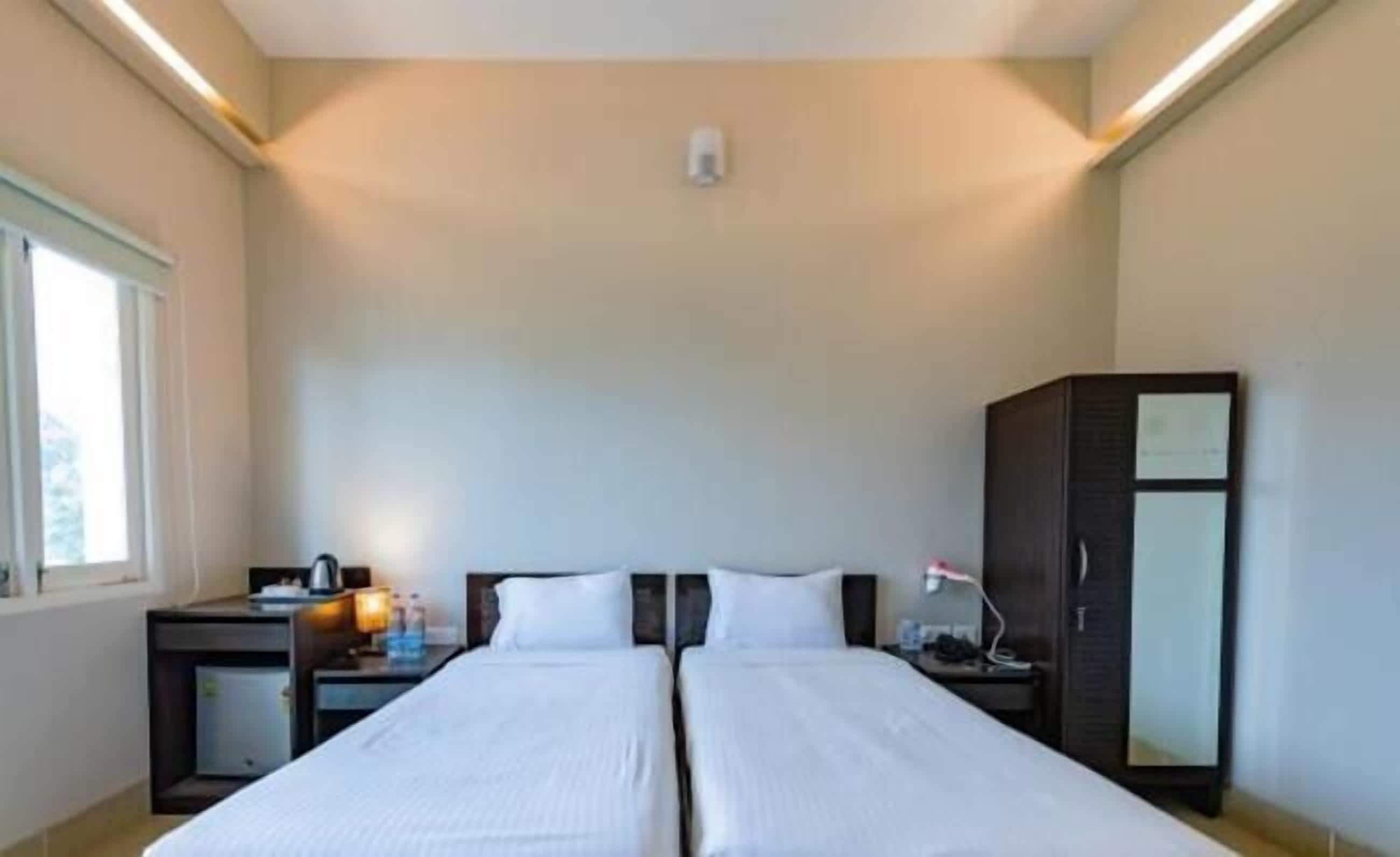 Tomannsrom – standard, balkong, elveutsikt | Sengetøy av topp kvalitet, dundyner og skrivebord