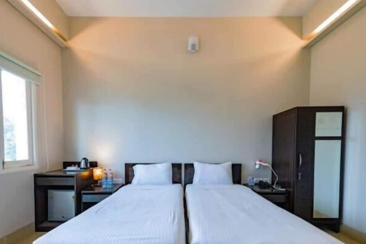 Ropa de cama de alta calidad, cubrecamas y escritorio