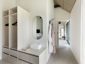 Villa, River View | Premium bedding, blackout drapes, soundproofing, iron/ironing board - Heiðin Homes (Akureyri)