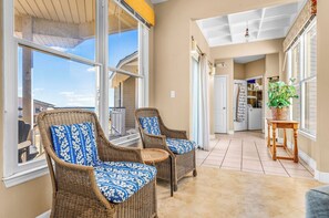 Interior - Hang Ten - 3 Bedroom 3 Bath Private Home with Pool and Dog Friendly (St George Island)