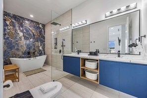Shower, hair dryer, towels, shampoo - 2-Story Indian Riverfront Oasis | Dock & Views (Merritt Island)