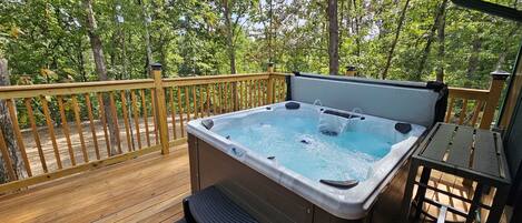 Tina de hidromasaje al aire libre