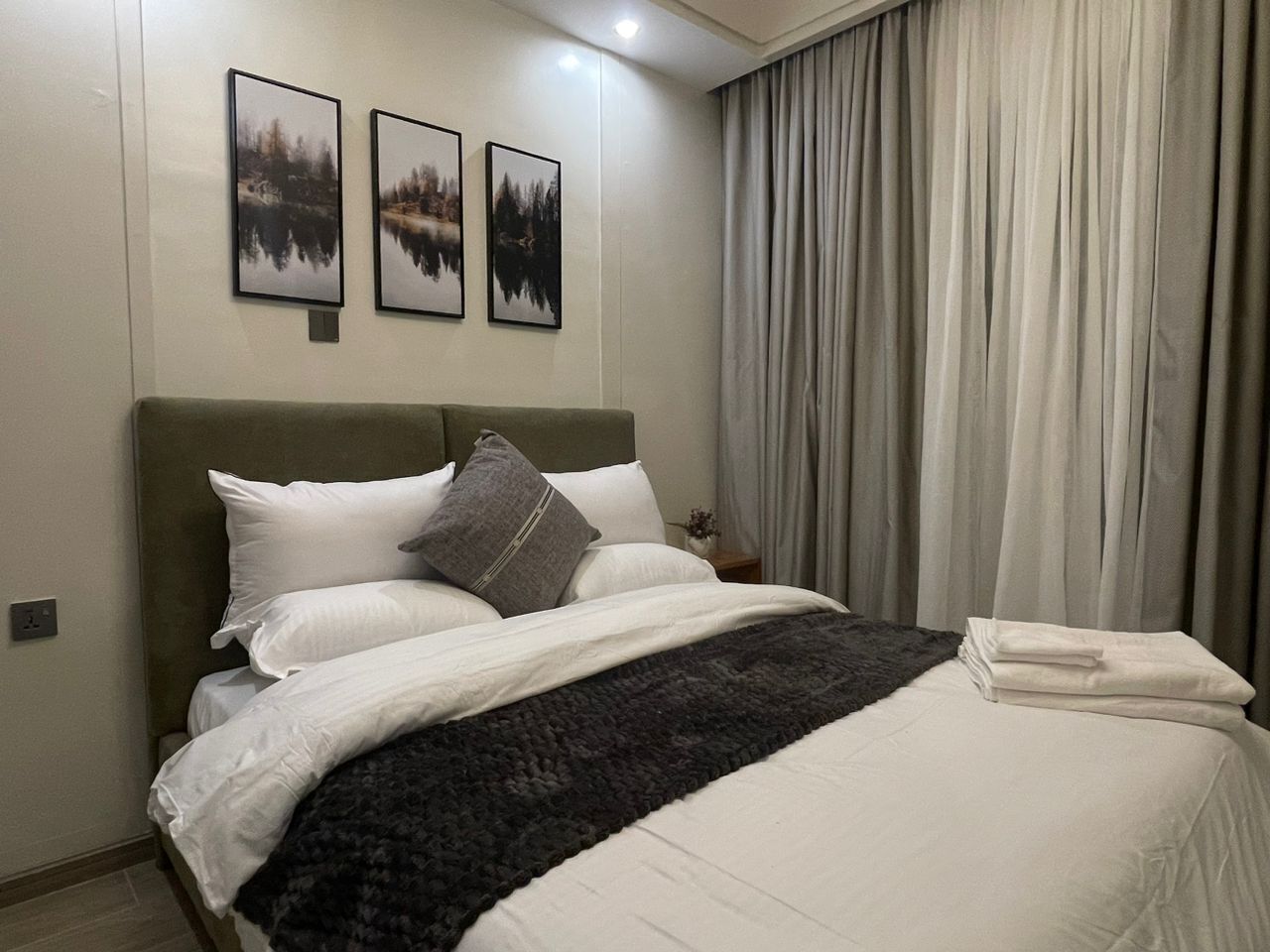 1 غرفة نوم ومكواة/لوح كي وواي فاي وملاءات أسرّة