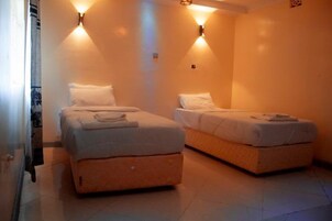 Deluxe Twin Room, Pool View | Free WiFi, bed sheets