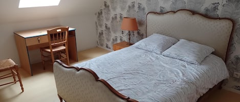 6 室のベッドルーム、アイロン / アイロン台、WiFi、ベッドシーツ