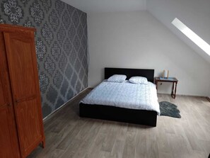 6 Schlafzimmer, Bügeleisen/Bügelbrett, WLAN, Bettwäsche