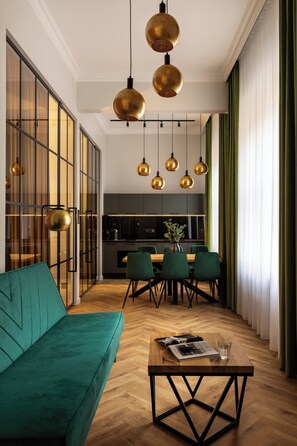 Apartament superior, 3 dormitoris | Cuina bàsica privada | Frigorífic petit, placa de cuina i cafetera i tetera 