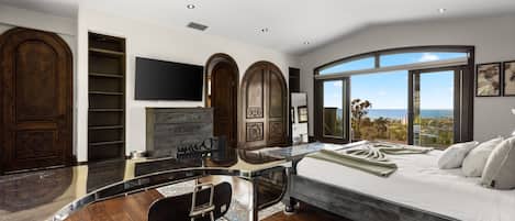 7 bedrooms, desk, iron/ironing board, WiFi