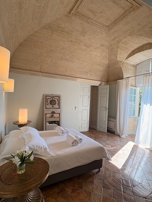 7 bedrooms, iron/ironing board, free WiFi, bed sheets - LUXURY CHATEAU FOR RENT UZES PROVENCE (Saint-Maximin)