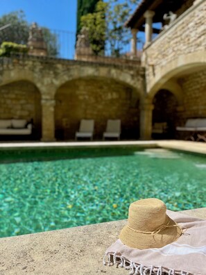Outdoor pool - LUXURY CHATEAU FOR RENT UZES PROVENCE (Saint-Maximin)