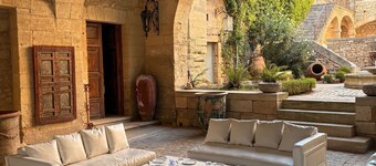 LUXURY CHATEAU FOR RENT UZES PROVENCE