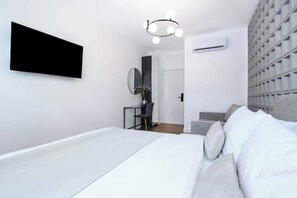 1 habitación, tabla de planchar con plancha, wifi y ropa de cama
