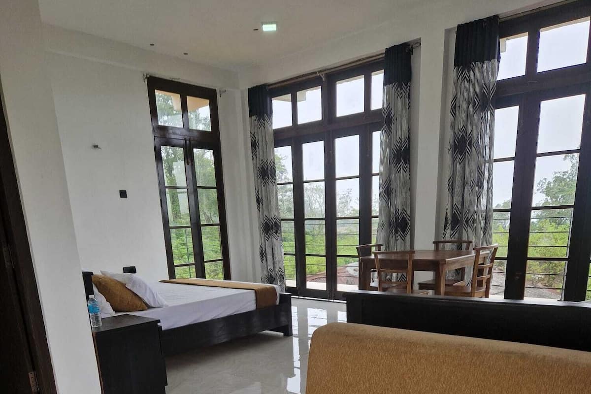Deluxe Double Room, Balcony, Mountain View | Iron/ironing board, free WiFi
