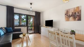 Televisión, mesa de ping pong