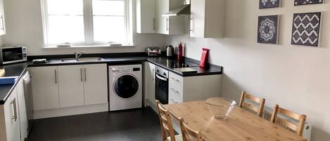 Mikrowelle, Ofen, Herdplatte, GeschirrspĂŒler