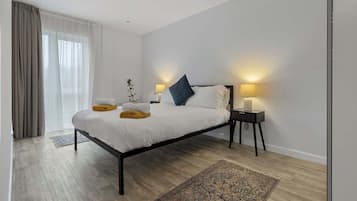 2 quartos, escrivaninha, ferros/tábuas de passar roupa, Wi-Fi