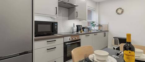 Fridge, microwave, oven, stovetop