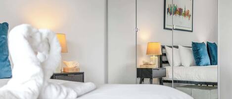 1 bedroom, desk, iron/ironing board, WiFi