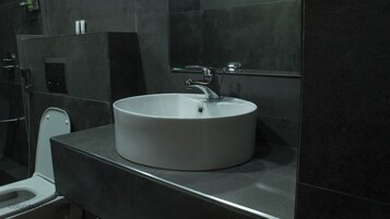 Shower, towels, soap, shampoo