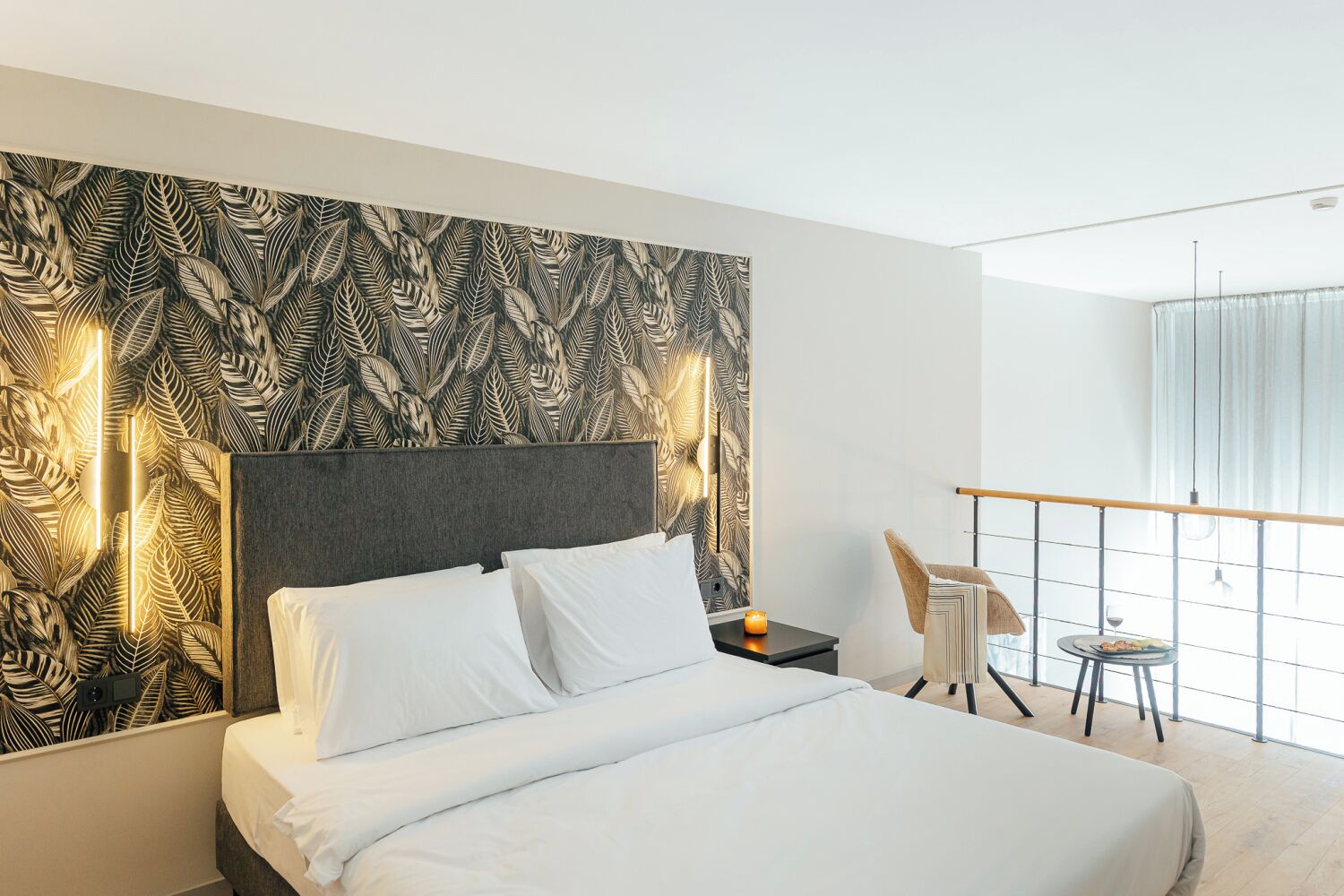 Premium Duplex | In-room safe, soundproofing, iron/ironing board, free WiFi