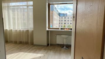 Caja de seguridad en la habitación y sistema de insonorización