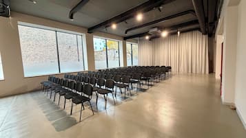 Meeting facility