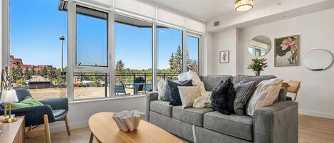 Téléviseur, bureau