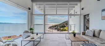 Villa Blue Horizon- Beautiful modern beach house -100m from sea