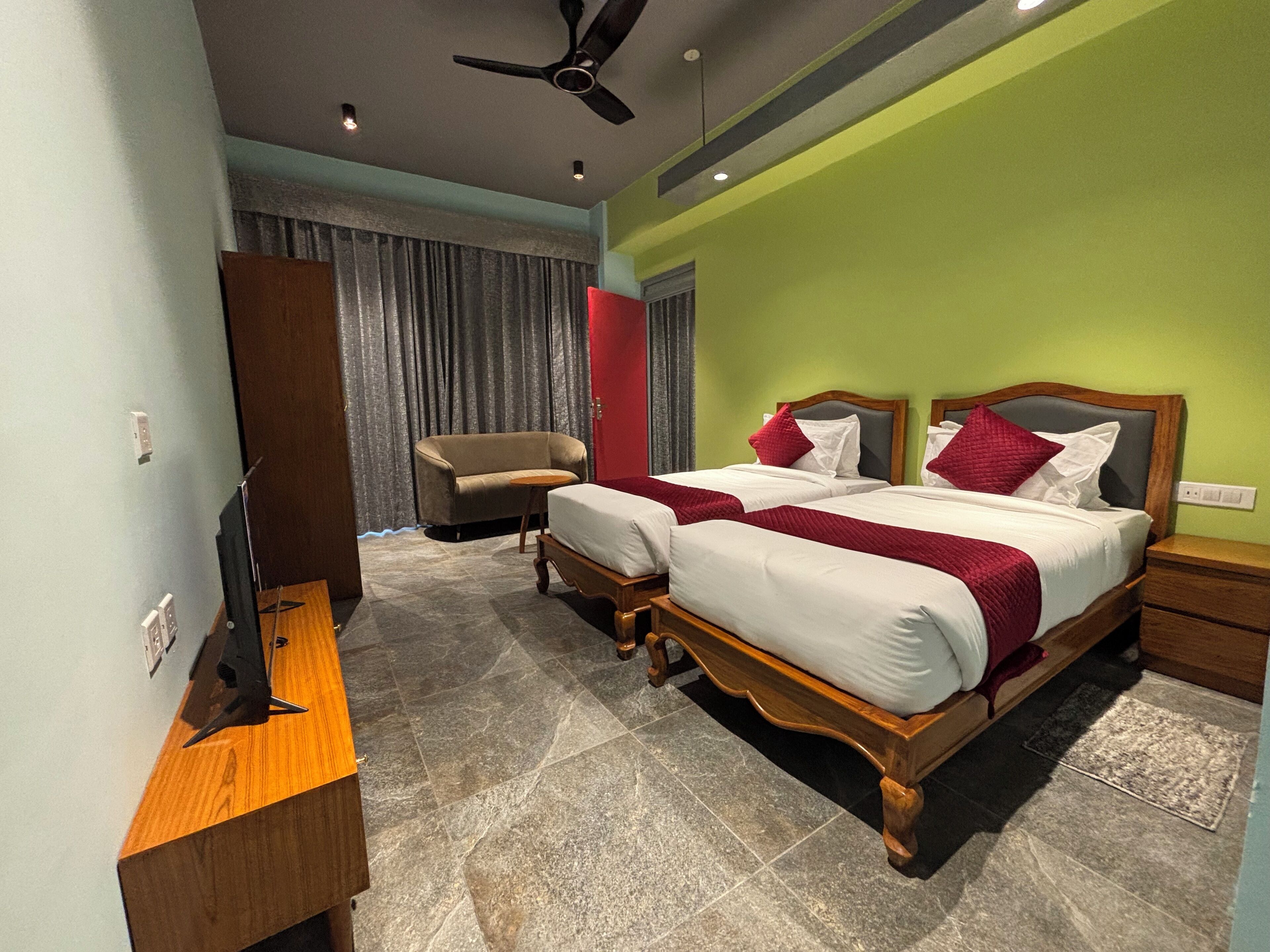 In-room safe, laptop workspace