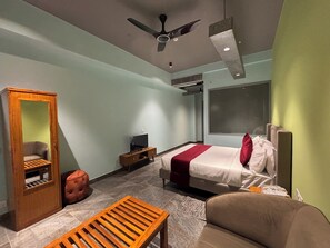 Deluxe Double Room, Courtyard View | In-room safe, laptop workspace - Cullinan Hotel & Restaurant (Bilaspur)