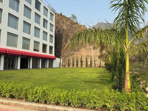 Exterior - Cullinan Hotel & Restaurant (Bilaspur)