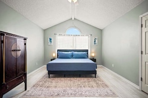 3 bedrooms, iron/ironing board, travel crib, WiFi - Shore Thing: Waterfront Dock & Family Fun (Corpus Christi)