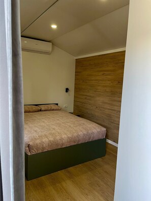 Apartamento conforto, vista para o jardim | Ferros/tábuas de passar roupa, Wi-Fi de cortesia
