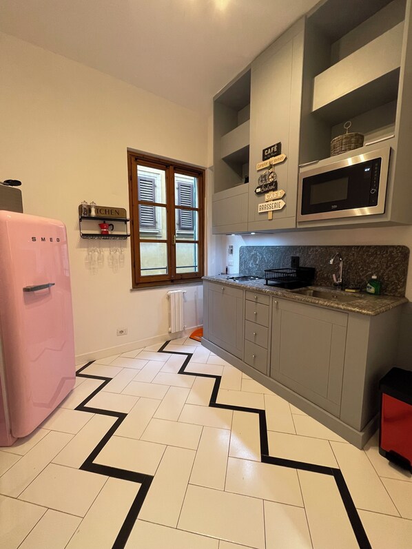 Microwave, stovetop, dishwasher