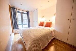 2 habitaciones, tabla de planchar con plancha y acceso a internet 