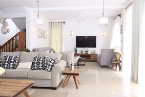 Living area - Escape to Luxury 4BR Villa with a Pool at Vipingo Ridge Beach (Kilifi County)