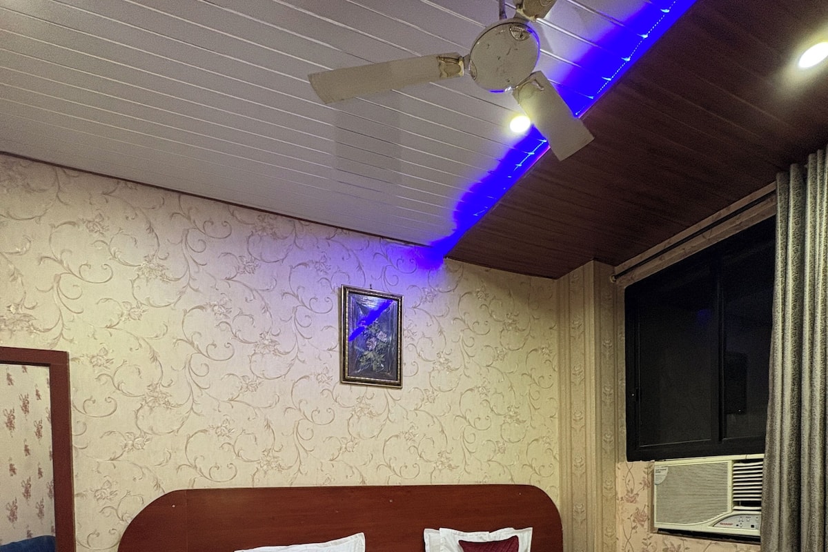 Deluxe Room | Rollaway beds (surcharge), WiFi (free), bed sheets
