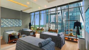 Couples treatment rooms, steam room, reflexology, massages