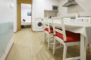 Dining - Sophie Apartments 'Grande' with Private Terrace and Wi-Fi (Burela de Cabo)