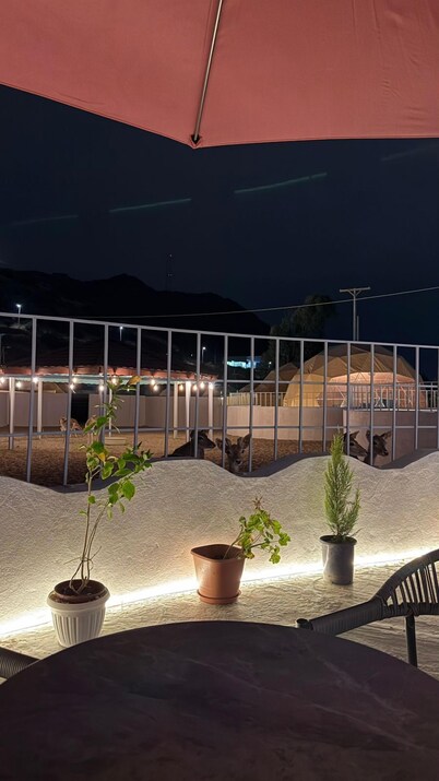 Makamaya Resort