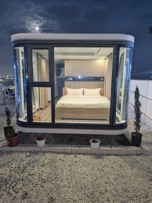 Junior Suite, 1 King Bed, Park View | Premium bedding, bed sheets - Makamaya (Al Baha)